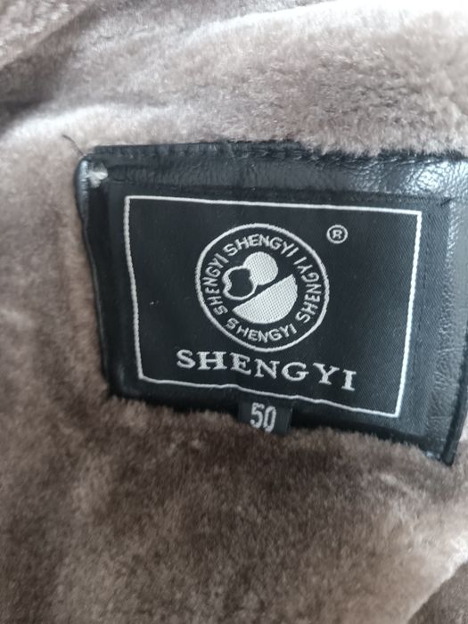 Продам куртку 10 000