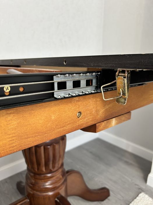 Стол для гостиной