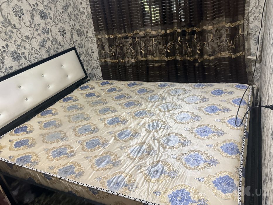 продаеться спальный кроват хорошим состояние