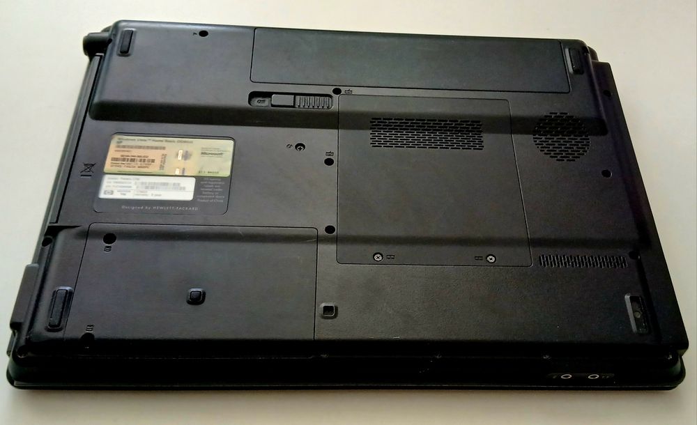 Laptop HP COMPAQ (pentru piese)