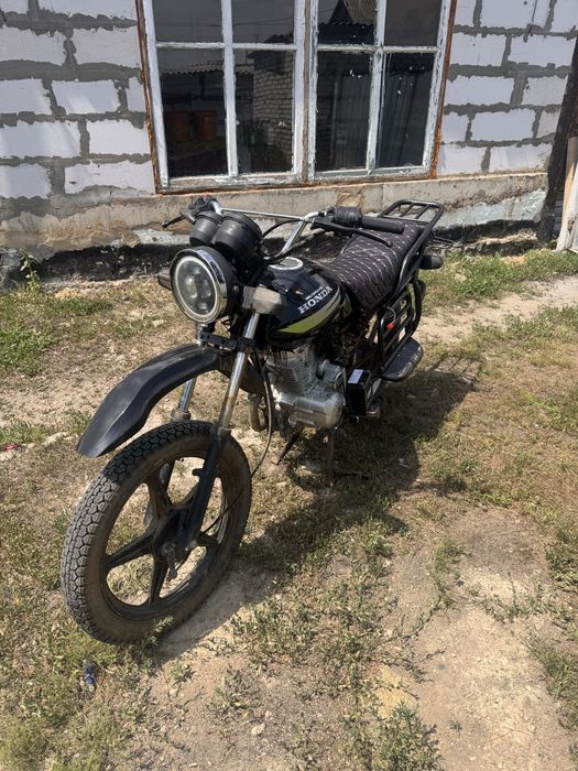Мотоцикл Хонда 200кубов