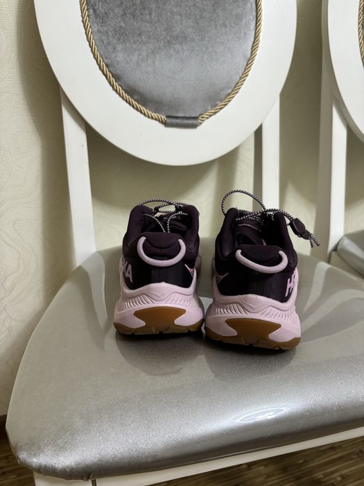 Кроссовки новые фирменные.