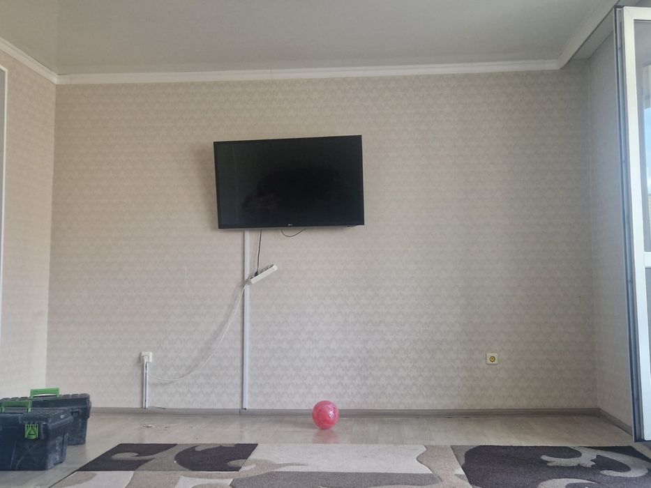 Продам телевизор!!! Работает! Цена приемлемая!