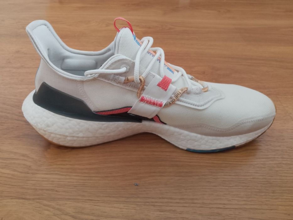 Adidas Ultraboost Parley 42 2/3  27cm interior  US 9