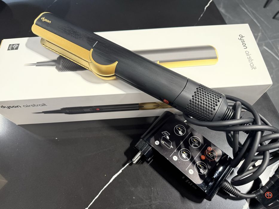 Dyson airstrait златно/черно