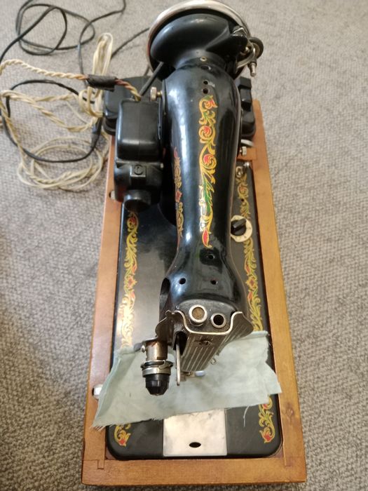 Mașina de cusut electrica