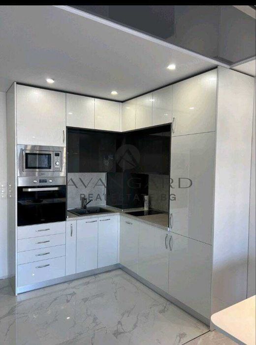 Продава се Двустаен апартамент в Пловдив, Остромила - 70 кв.м за 2558 €/кв.м - Снимка #2