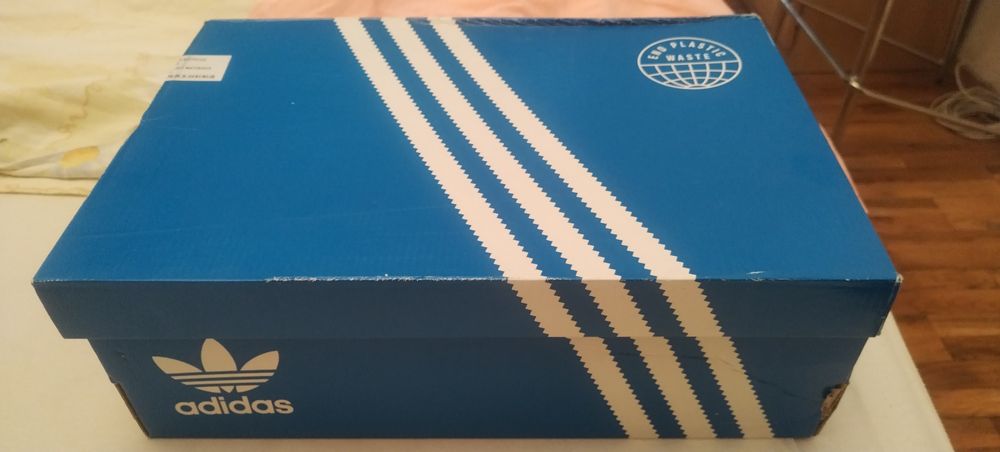 Adidas originals естествена кожа