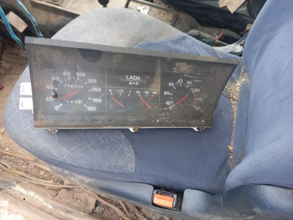 Лада нива на части