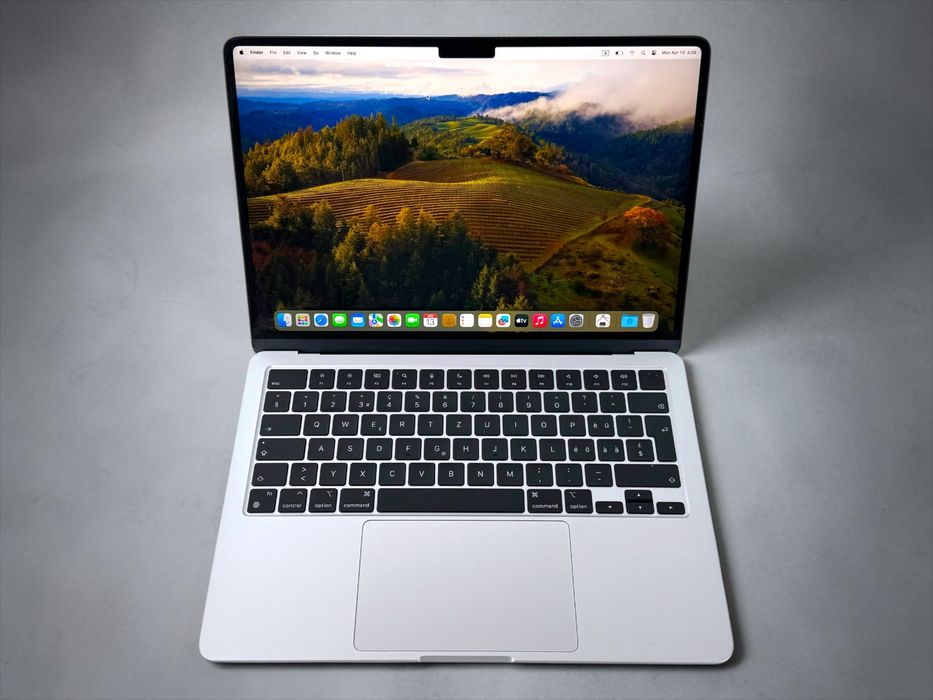 НОВ! MacBook Air M3 13.6” M3 8RAM 256GB Space Gray / Silver Гаранция!