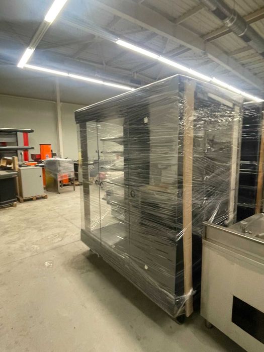 Реновирани хладилни витрини