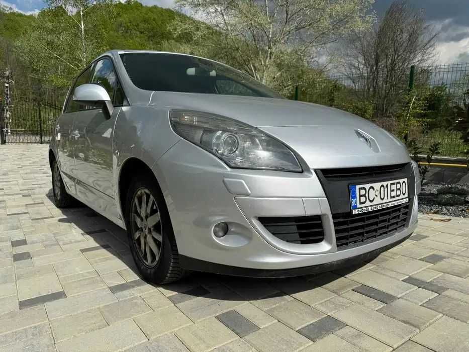 Renault Scenic 3  2010 1,9 dCi 130 cp EURO 5 piele keyless navi