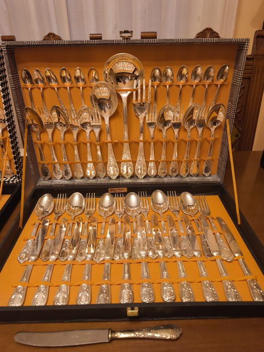 Set de tacâmuri din argint 800