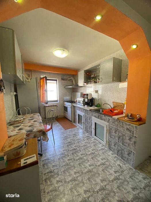 Apartament primitor, mobilat si utilat,zona Restaurant Miorita