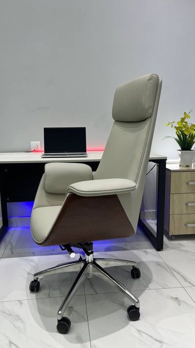 Офисное кресло для руководителя модель Napalyon