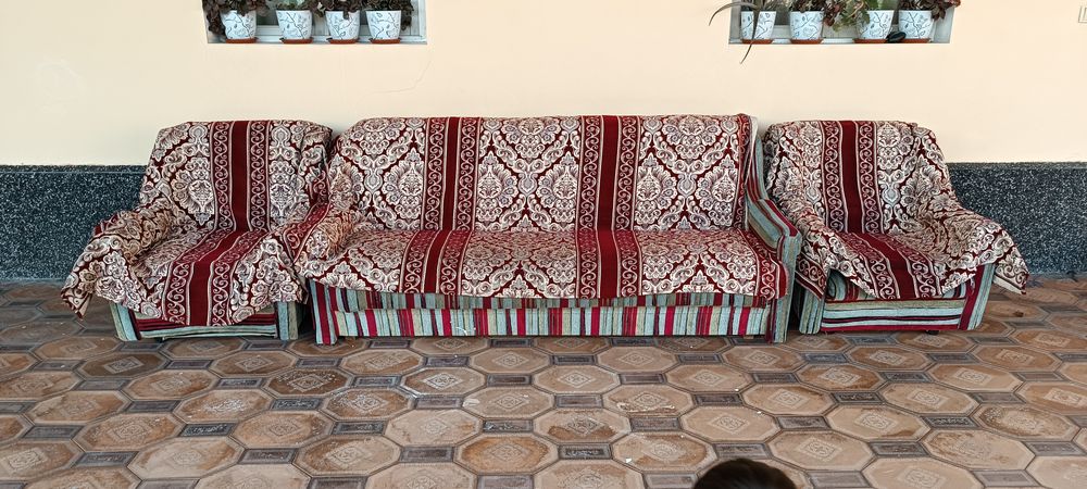 Мебель. Диван, кресло