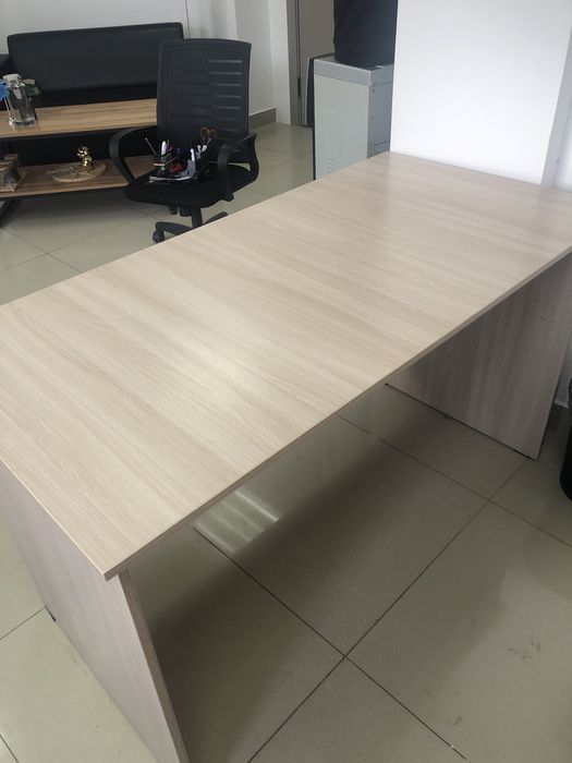 Офисный рабочий стол