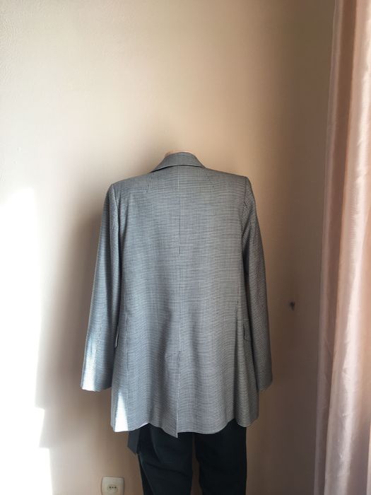 Янги. Новый. Пиджак. 100% тонкая шерсть. Италия.