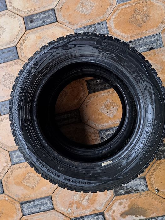 Продается шины DUNLOP R15