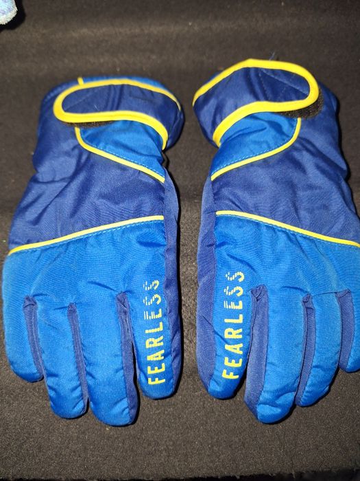 Зимен комплект за ски и др.