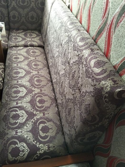 Продам угловой диван кухонный