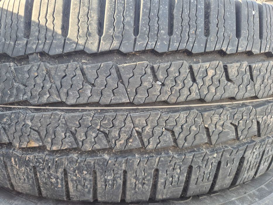 2 Anvelope VARA IARNA - 215/65/16C - MAXXIS - CA UNELE NOI - DOT 2021