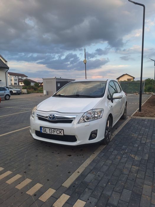 Toyota Auris  hybrid 1.8 automat