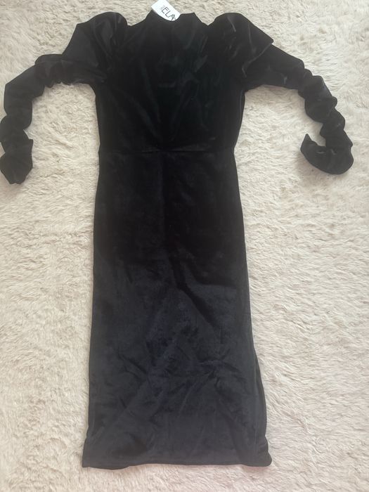 Rochie catifea noua cu eticheta!!