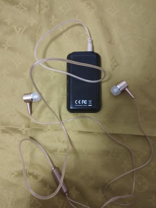 Assalom alekum Mp3 player Sotiladi holati rasmdagidek holat