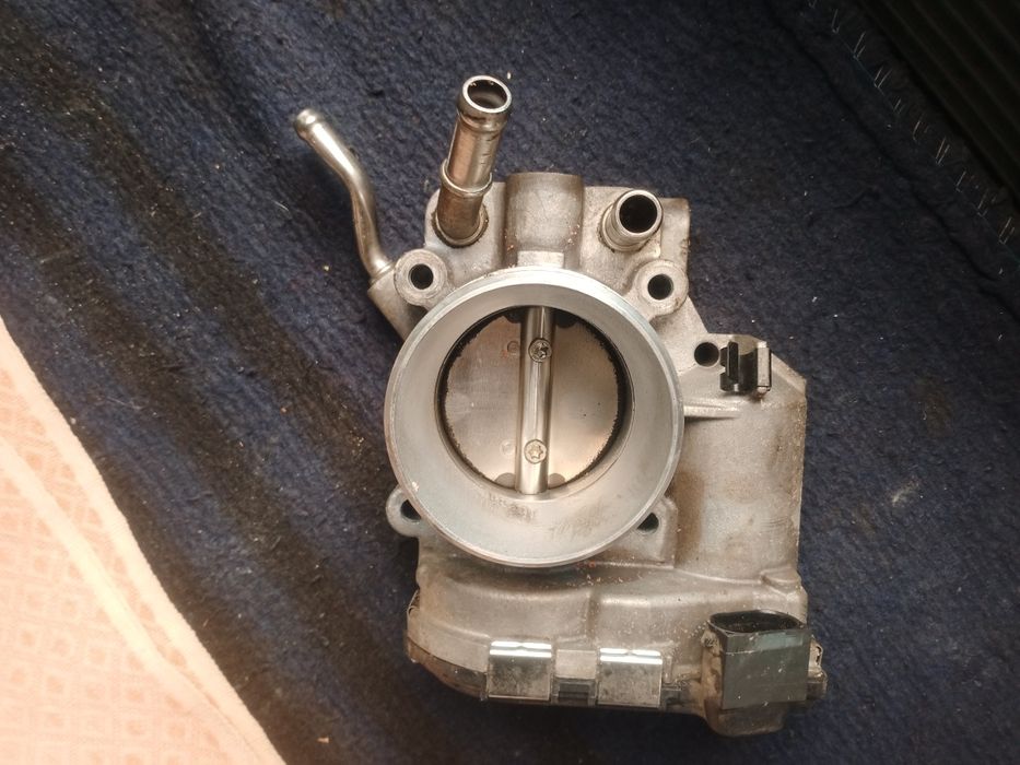 Дроссельная заслонка  bosch kia ceed