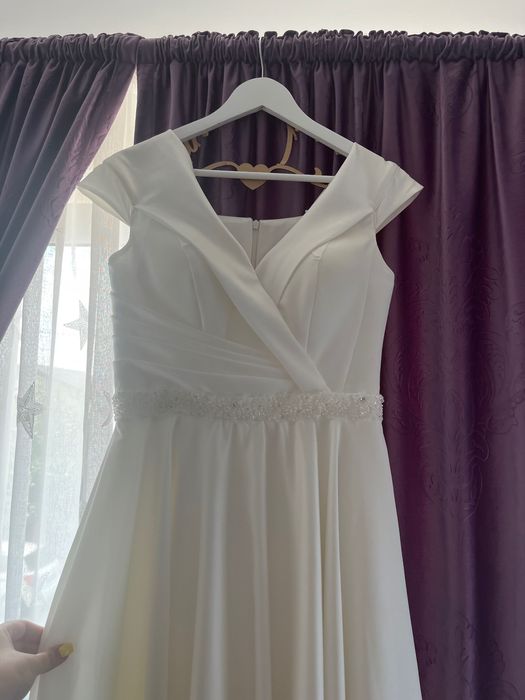 Rochie mireasa din tafta
