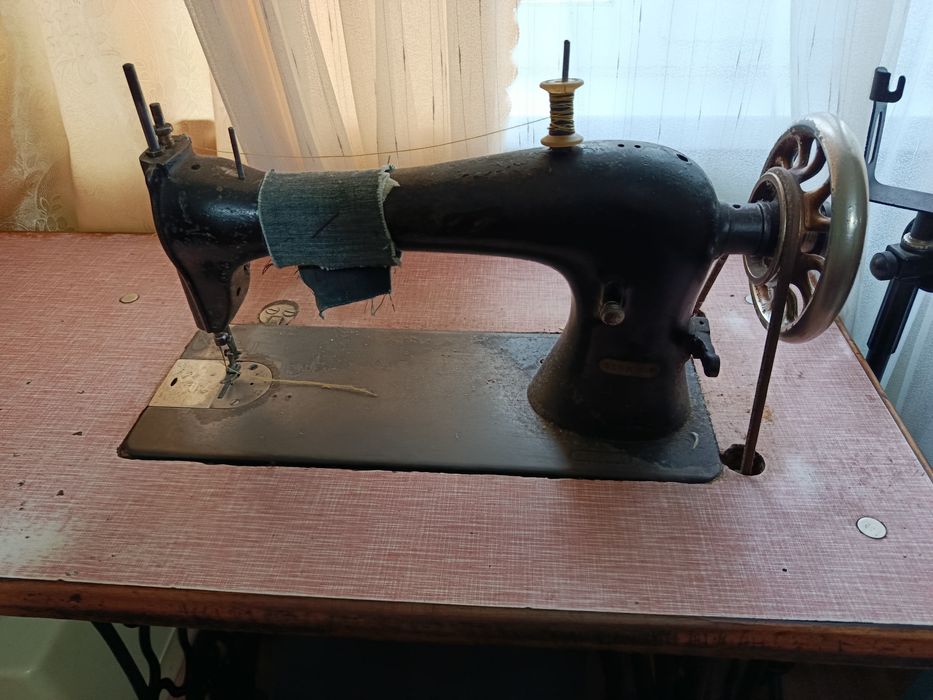 Mașină cusut Singer 16 K33