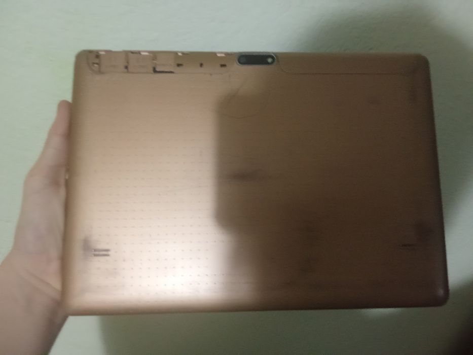 Планшет цвет золотой