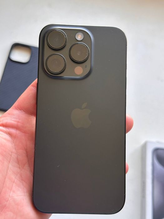 Iphone 15 pro идеальном состоянии.