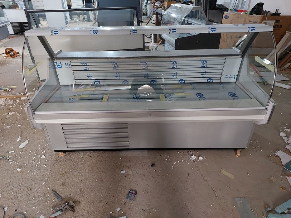 Витрина холодильник
