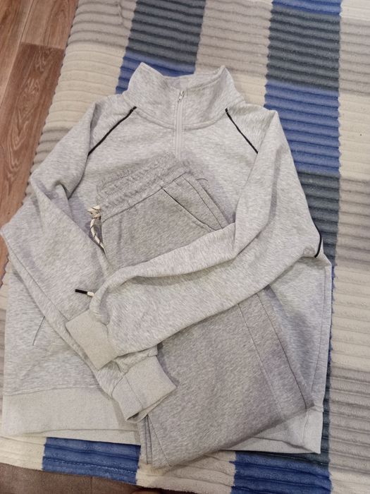 Продам Женский Костюм