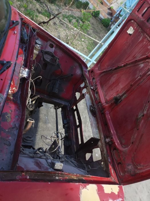 Продаётся ВАЗ 21011(копейка)на запчасти