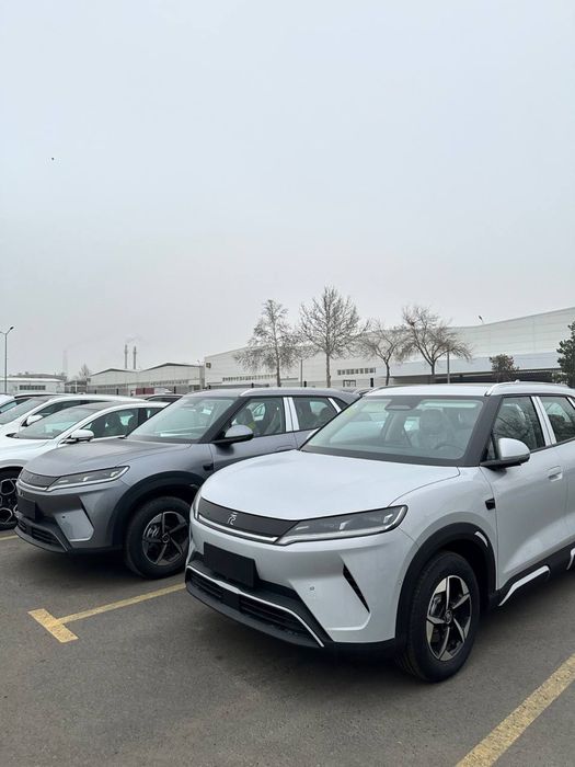 Byd yuan up 3 paz full elktromobil