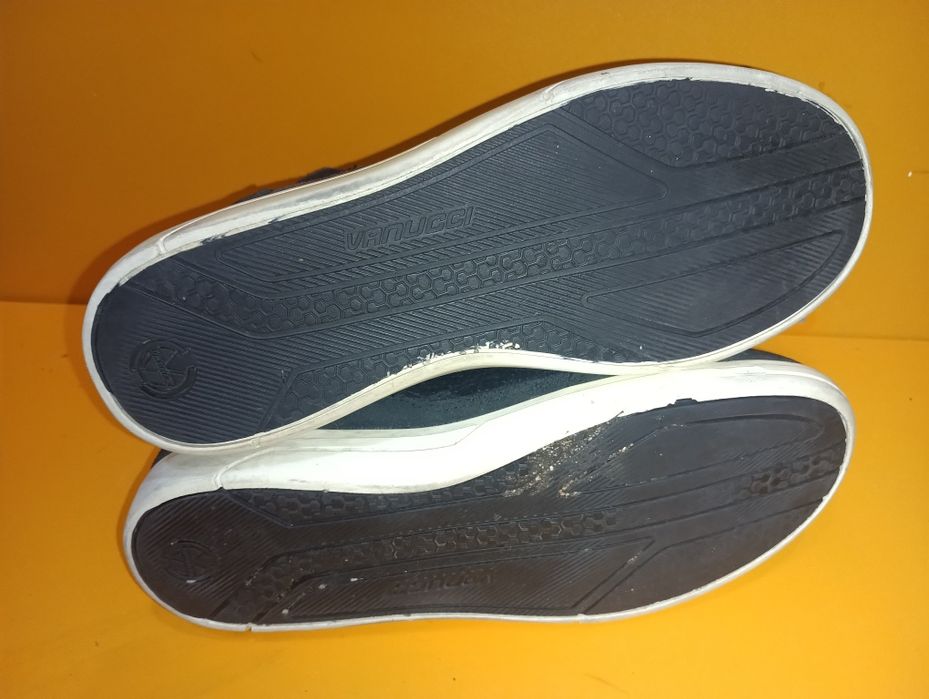 Vanucci кожени кецове N 41