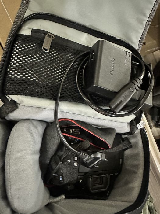 Продам свой фотоаппарат / Canon 800 EOS