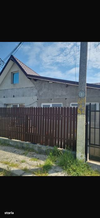 Casă cu 3 camere, teren 250 mp