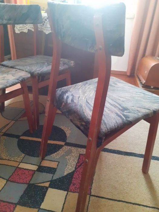 Стулья деревянные