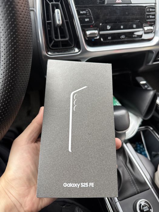 Телефон  sumsung S25 fe