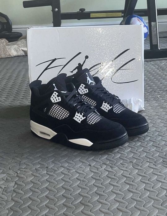 Nike Air Jordan 4 white thunder