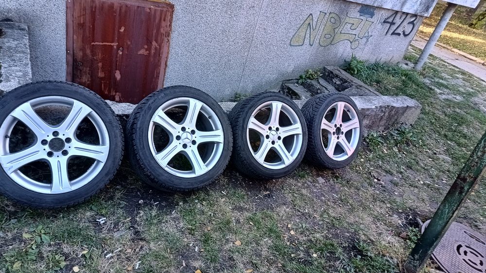Джанти за Мерцедес 18ц. със зимни гуми 300€