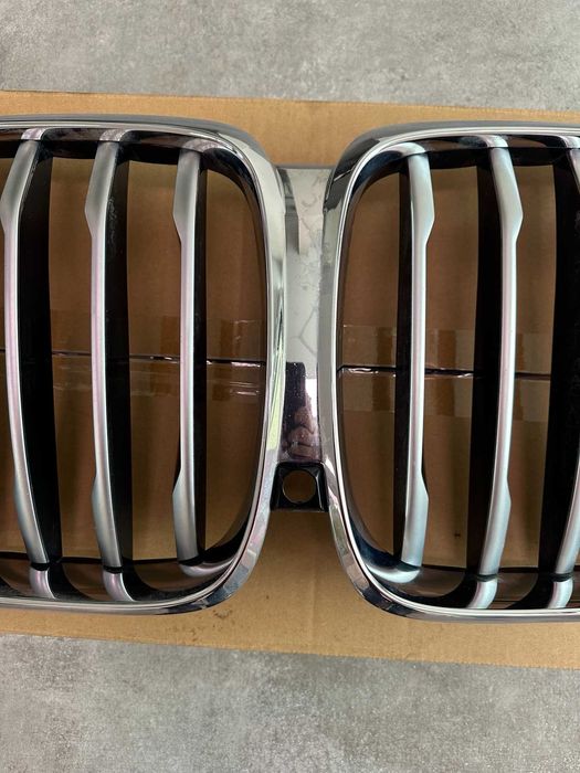 BMW X5 G05 Оригиналнa Решетка Бъбреци Накрайници Черна/Хром