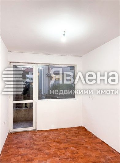 Продава се Двустаен апартамент в Бургас, Възраждане - 70 кв.м за 1358 €/кв.м - Снимка #1