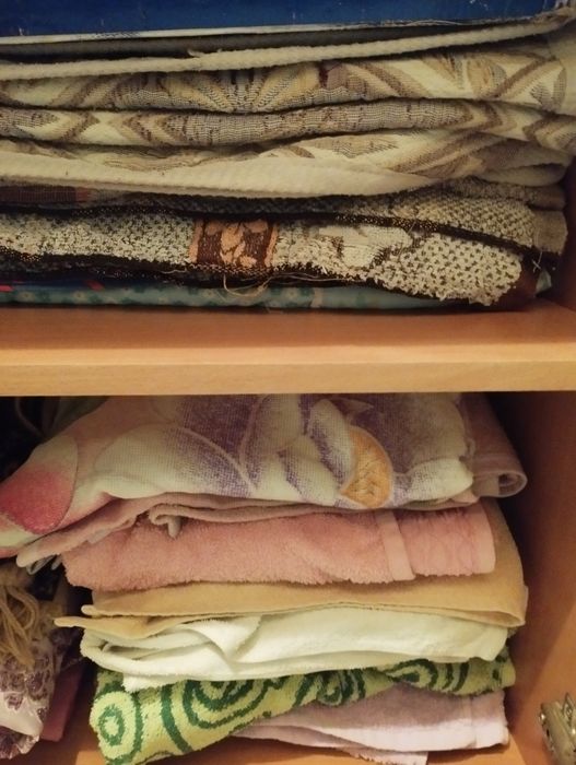 Постельное бельё, полотенца