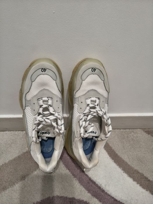 Vând adidași Balenciaga Triple S