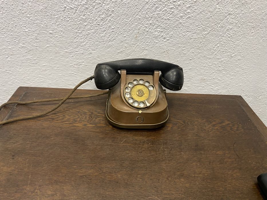 Белгийски телефон RTT 56A ATEA меден корпус 1956 Белгия